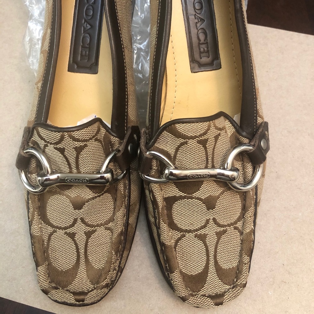 Women Signature Coach loafer